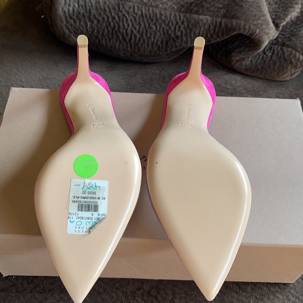 Never worn - Picture 2 of 3